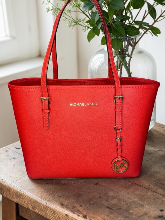 Michael Kors Handbags - Michael Kors Jet Set Saffiano Leather Tote with Gold Details